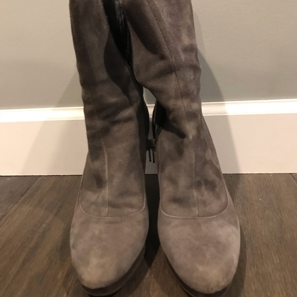 Nine West gray suede boot